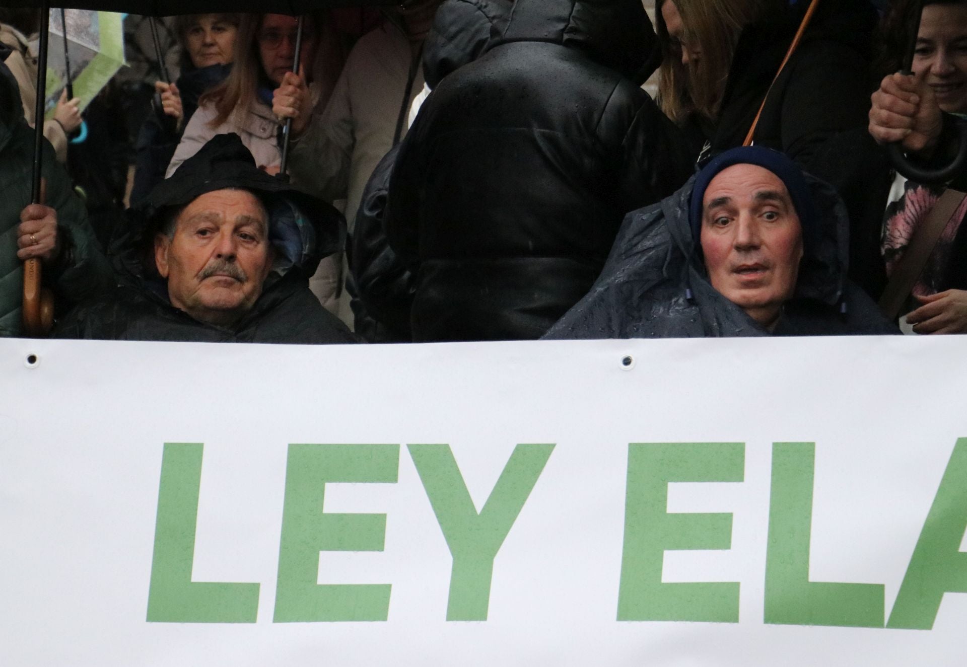 Concentración para solicitar la financiación de la ley ELA