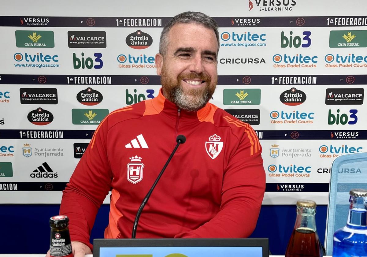 Javi Rey, en la sala de prensa de El Toralín.