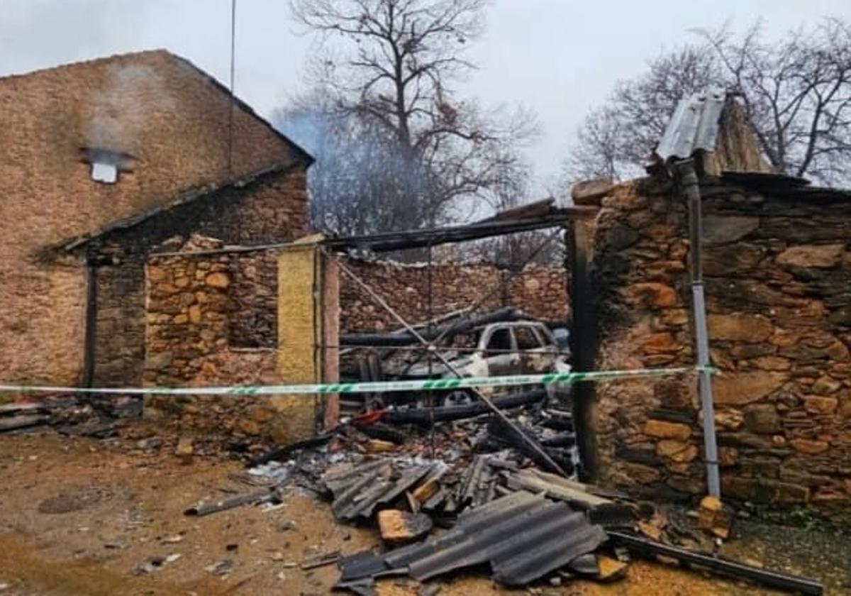 La Guardia Civil investiga a una persona por el incendio de la vivienda y el garaje de la pedánea de Villar del Monte