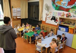 Imágen de una de las clases del Centro Infantil Alto Sol en Navatejera