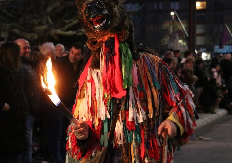 El desfile de antruejos por la capital, en imágenes