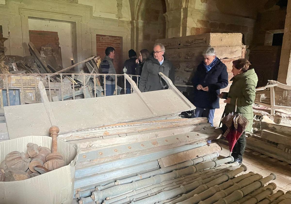 Visita a la sacristia del Monasterio.