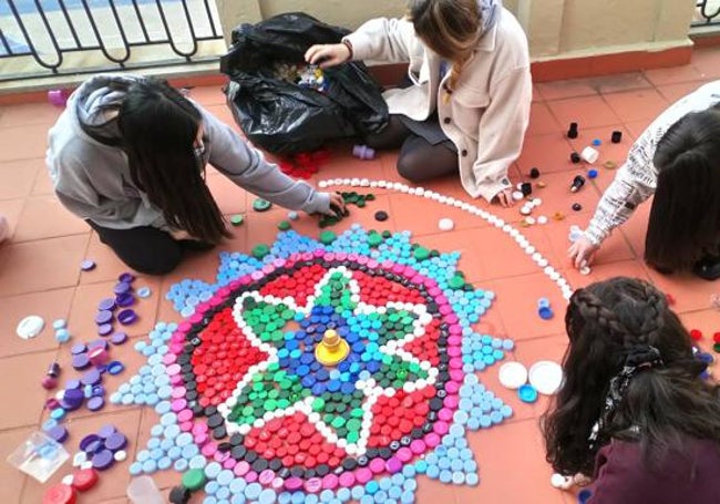 Komşu ile yakınlık felsefesi, bir okulun ana değerlerinden bir diğeridir