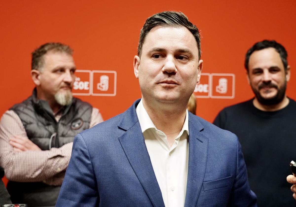 Cendón se encomienda a la militancia socialista para revalidar cargo y demostrar que León «tiene futuro»