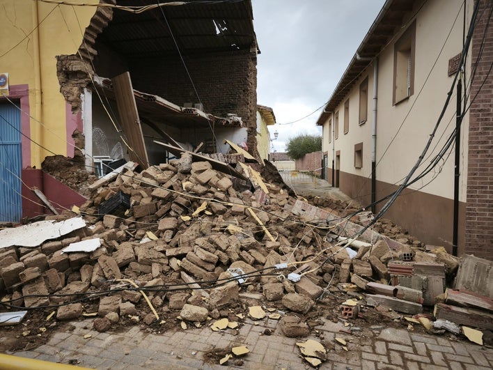 Derrumbe de una vivienda en un pueblo de León