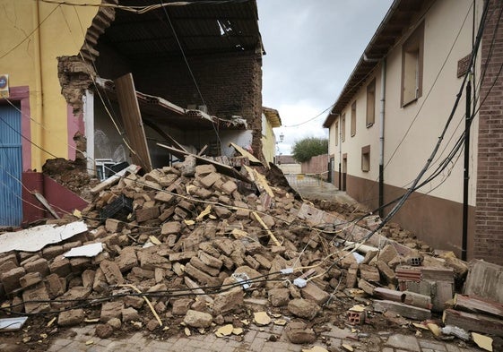Derrumbe de una vivienda en un pueblo de León