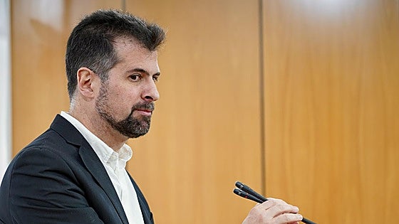 Tudanca dejará de ser portavoz socialista en las Cortes y se irá al Senado