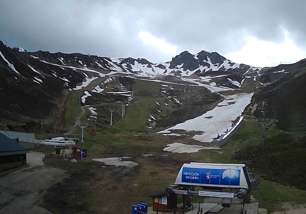 Martes Santo de nieve, tormentas y frío en León