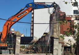 Derriban el polémico chalé de Los Osorios, tras revisar que no había okupas