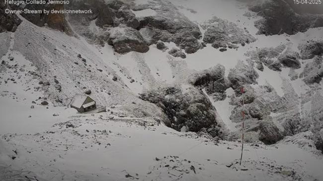 Imagen después - La nieve de la Semana Santa cubre la montaña leonesa