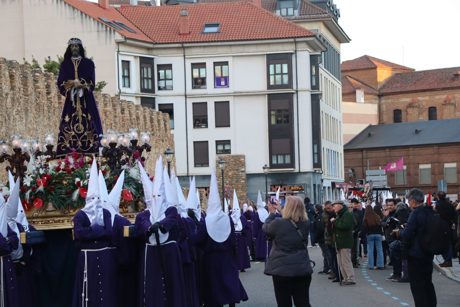 Las mejores imágenes de la procesión del Silencio