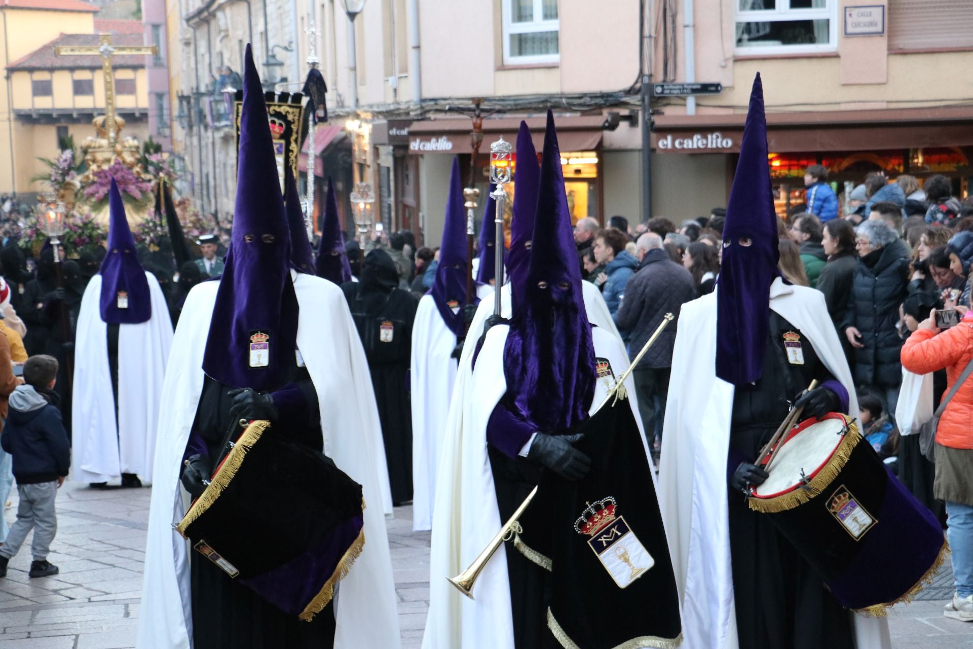 Las imágenes de la procesión de la Virgen de la Amargura en León