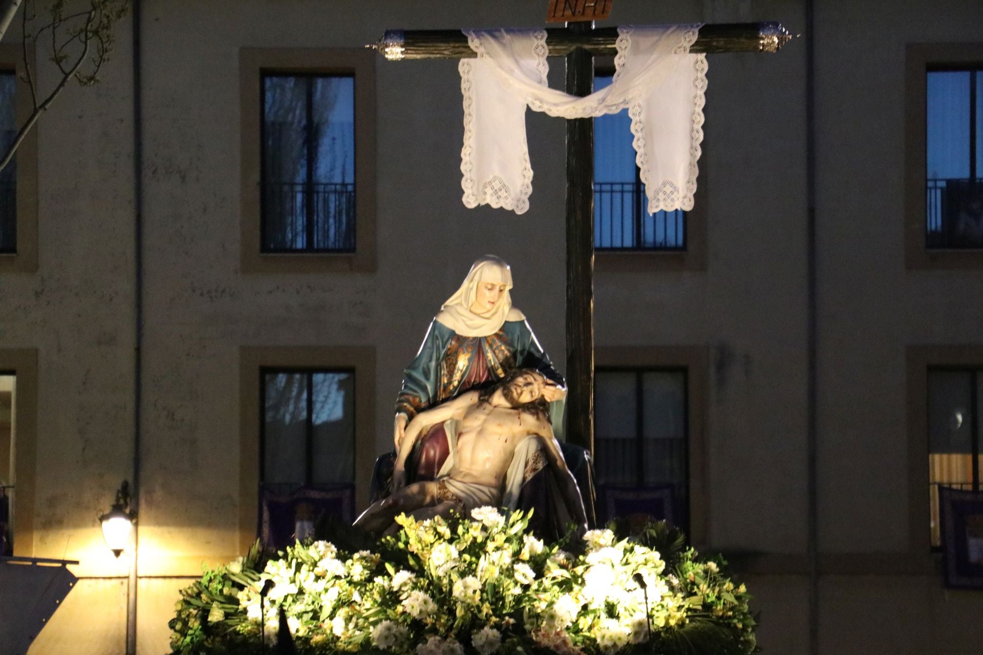 Las imágenes de la procesión de la Virgen de la Amargura en León