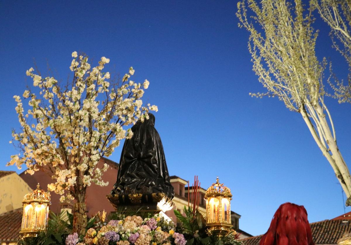 Las imágenes de la procesión de la Virgen de la Amargura en León