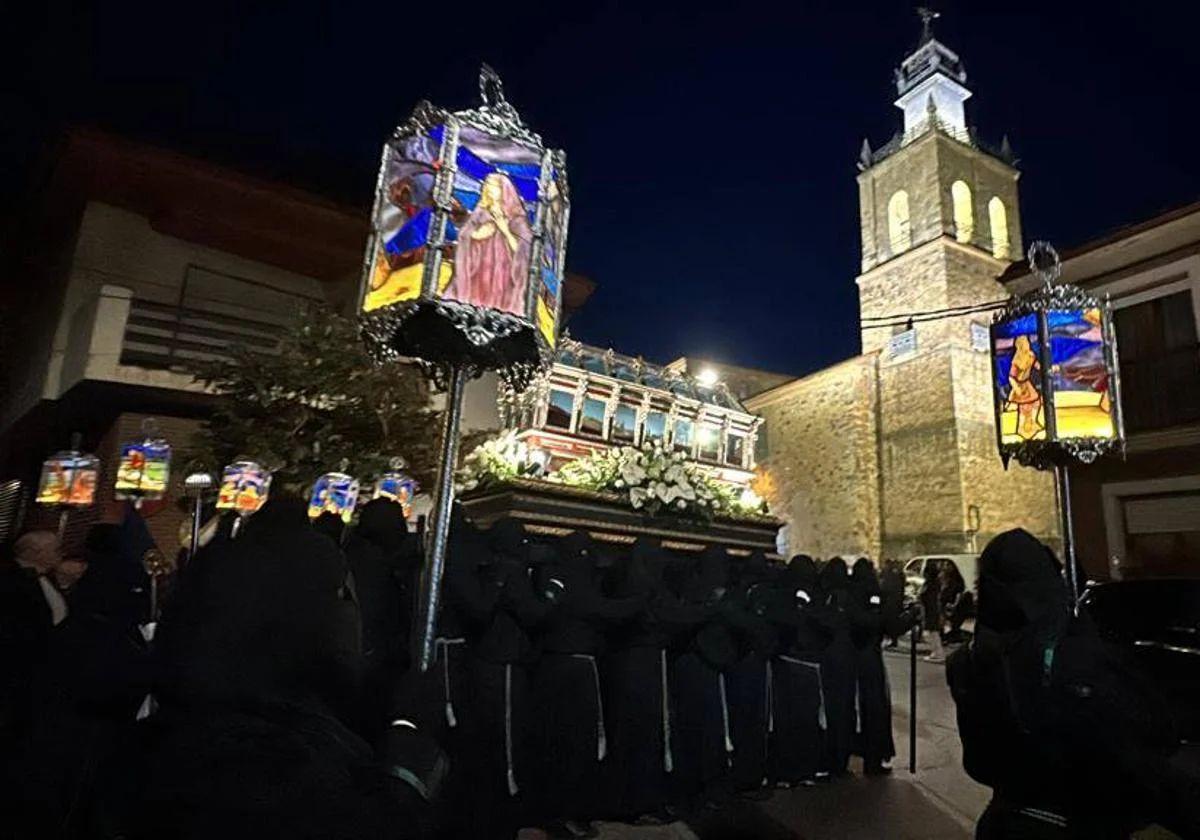 Los vecinos de Benavides ya esperan a su Cristo Yacente