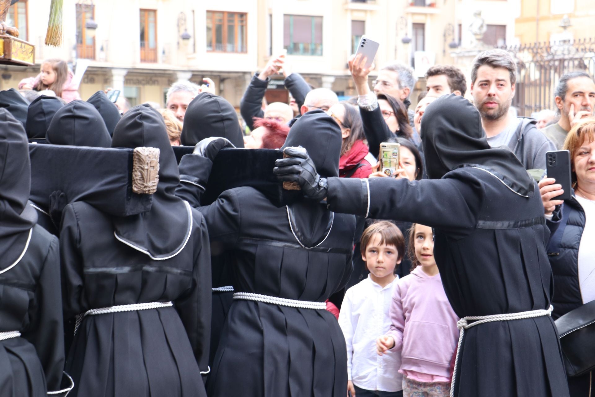 Las imágenes de la Procesión de la Despedida en León