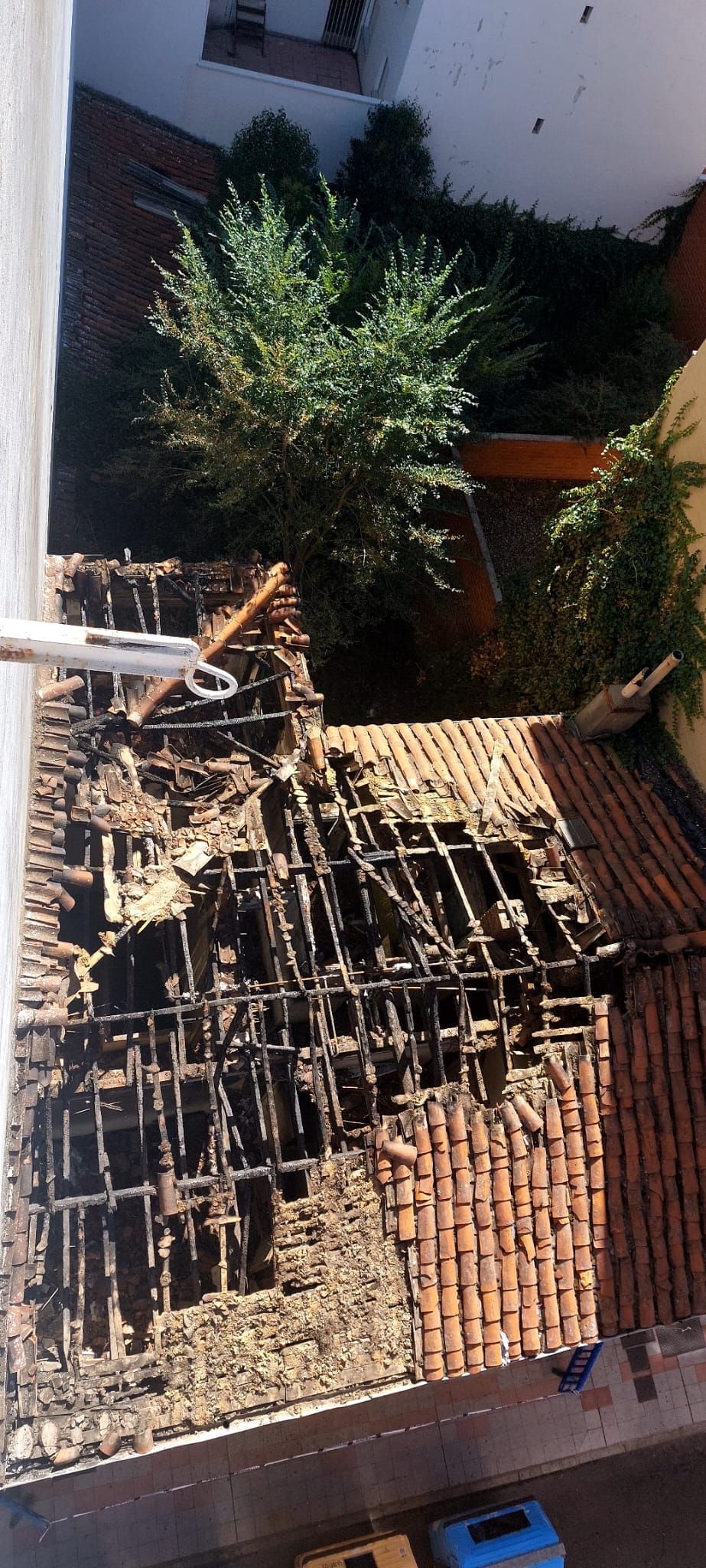 El estado «ruinoso» del número 19 de Santa Engracia, en imágenes