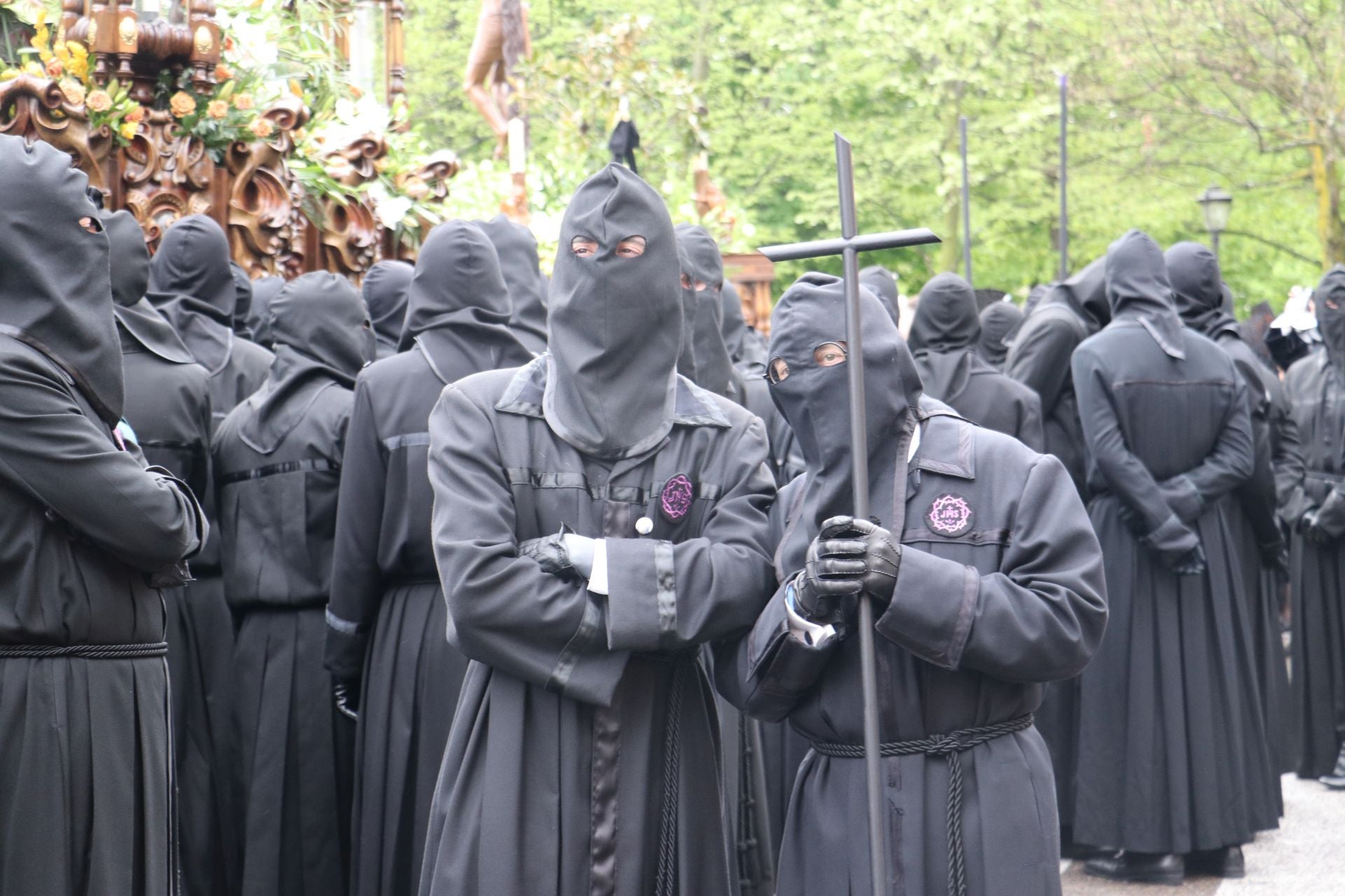 Las imágenes de la salida y procesión de Los Pasos en León