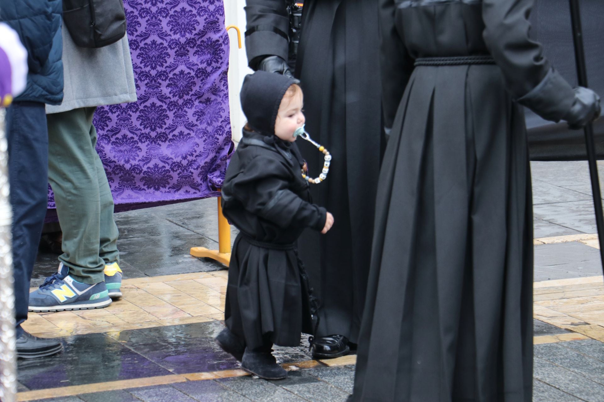 Las imágenes de la salida y procesión de Los Pasos en León