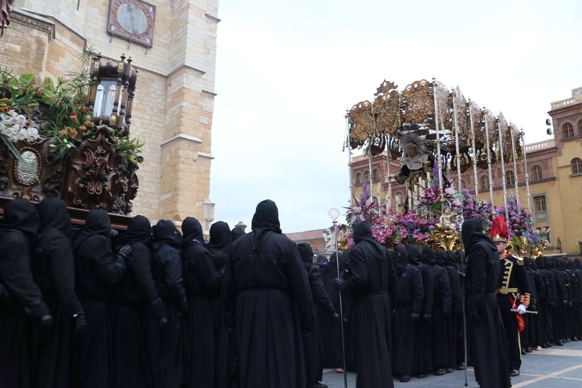 Las imágenes del Encuentro ante la Catedral de León