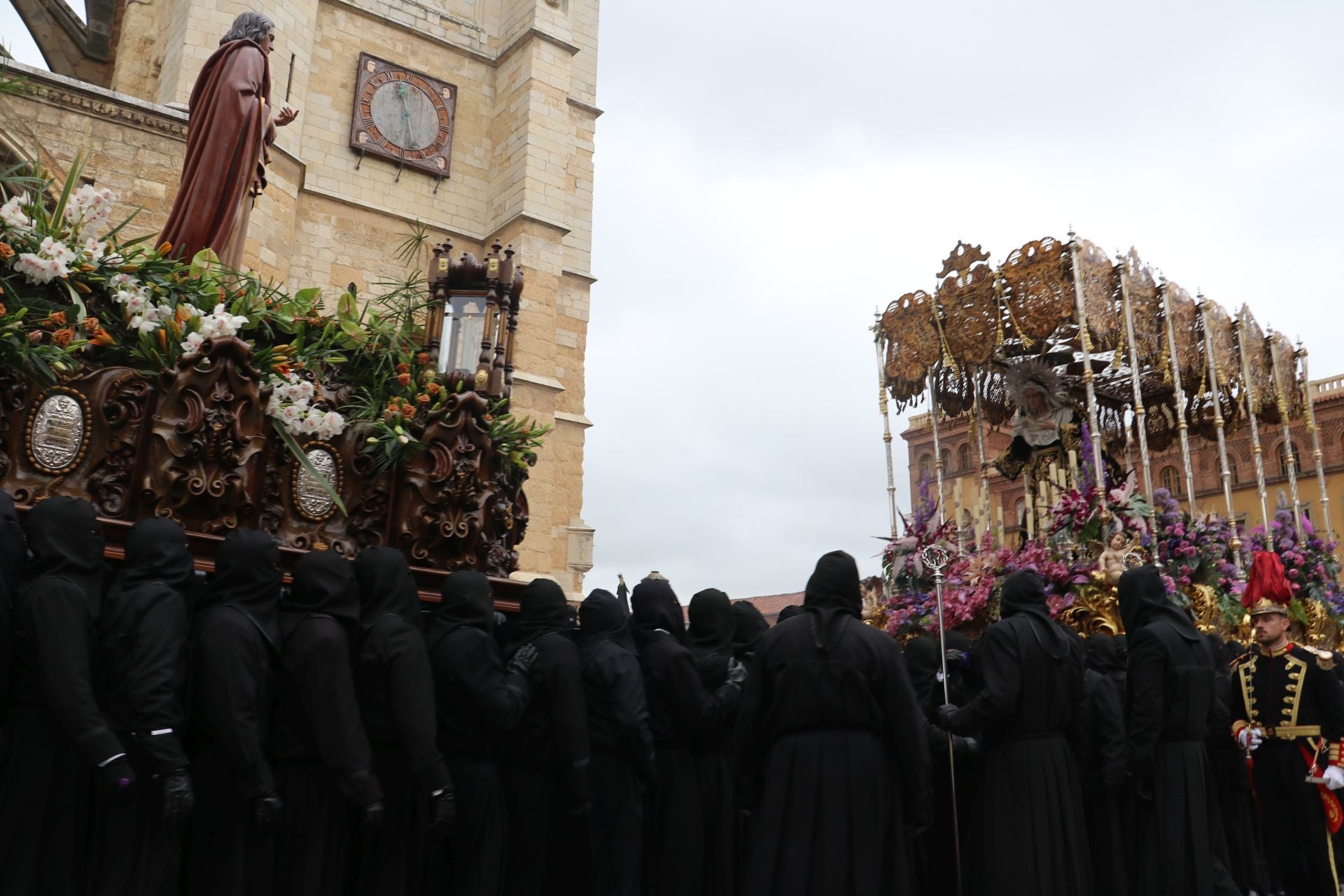 Las imágenes del Encuentro ante la Catedral de León