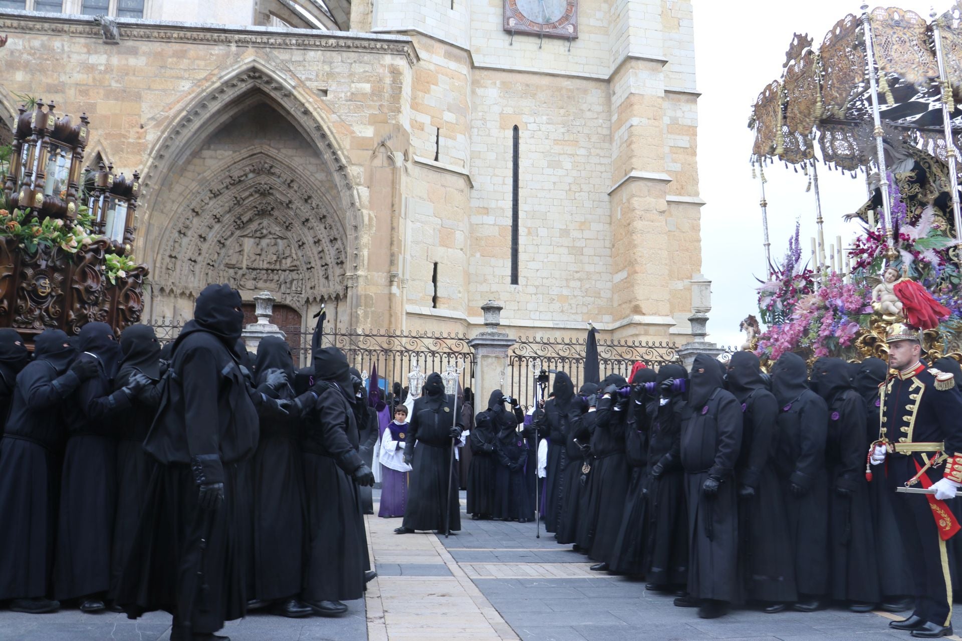 Las imágenes del Encuentro ante la Catedral de León