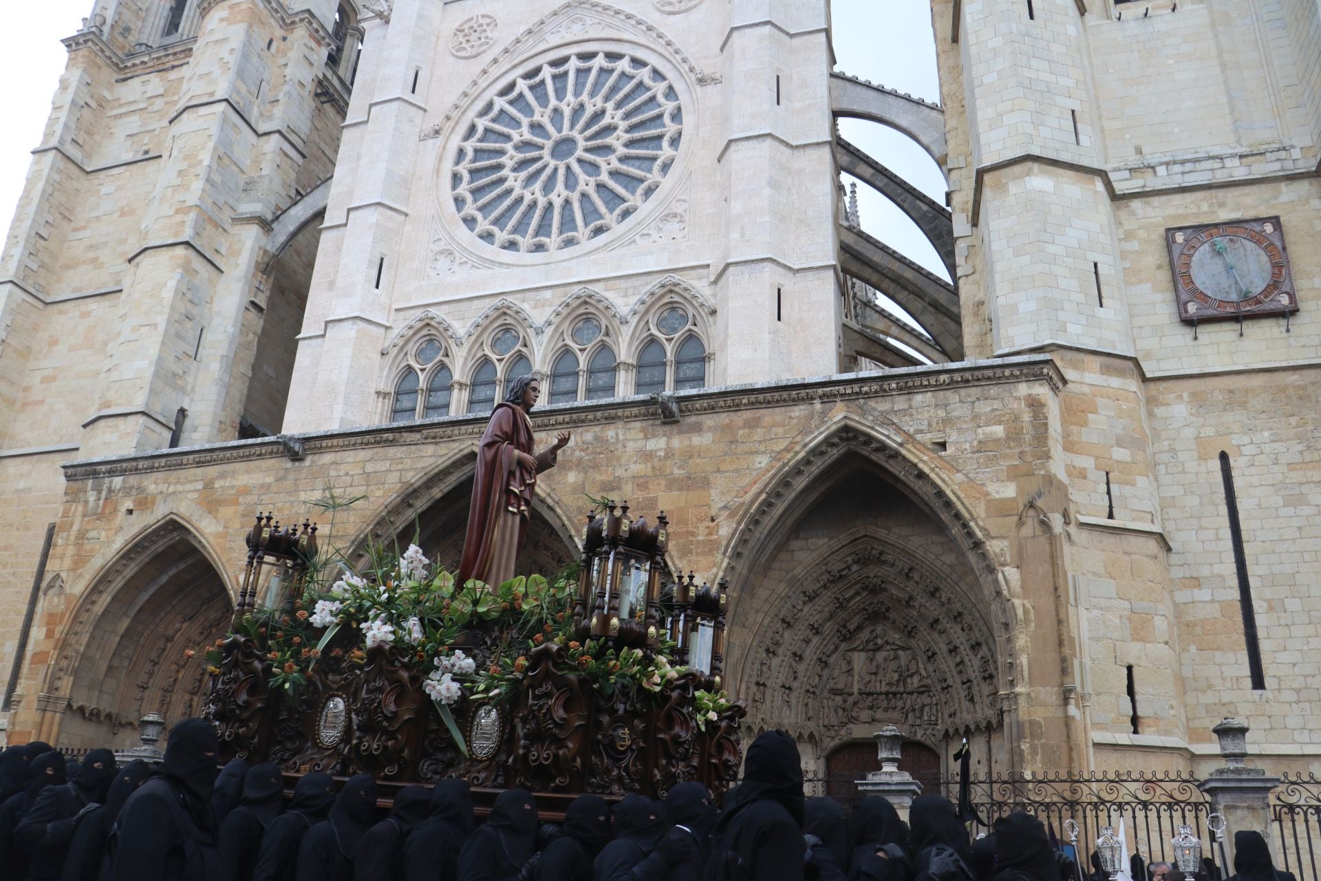Las imágenes del Encuentro ante la Catedral de León