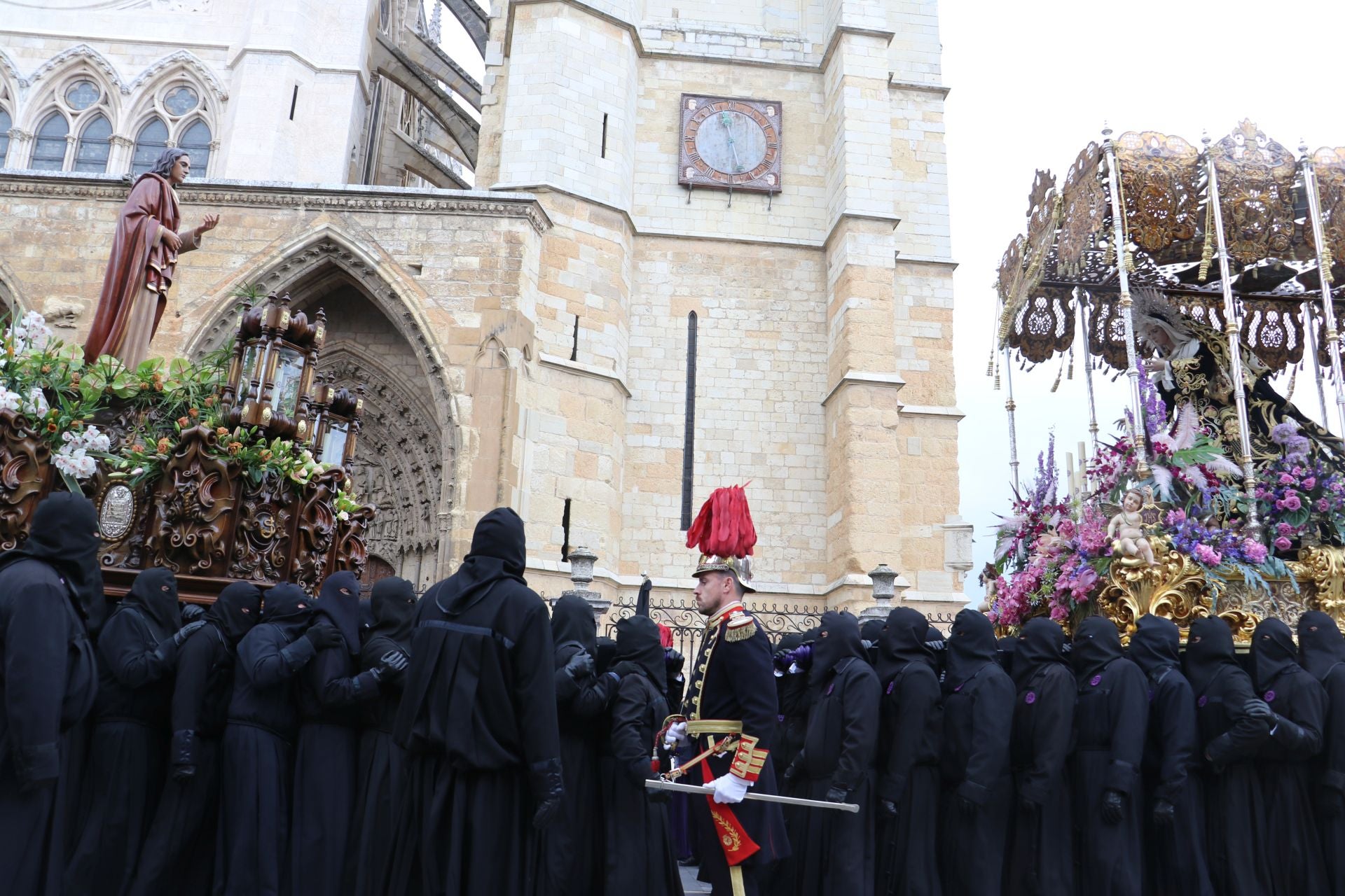 Las imágenes del Encuentro ante la Catedral de León