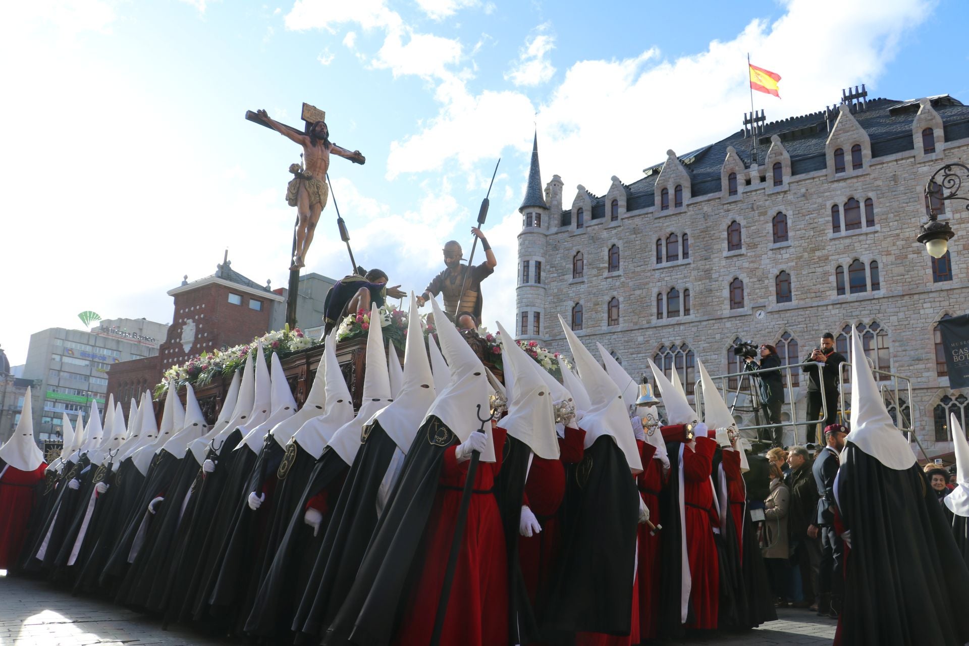 Las imágenes de la procesión de las Siete Palabras en León