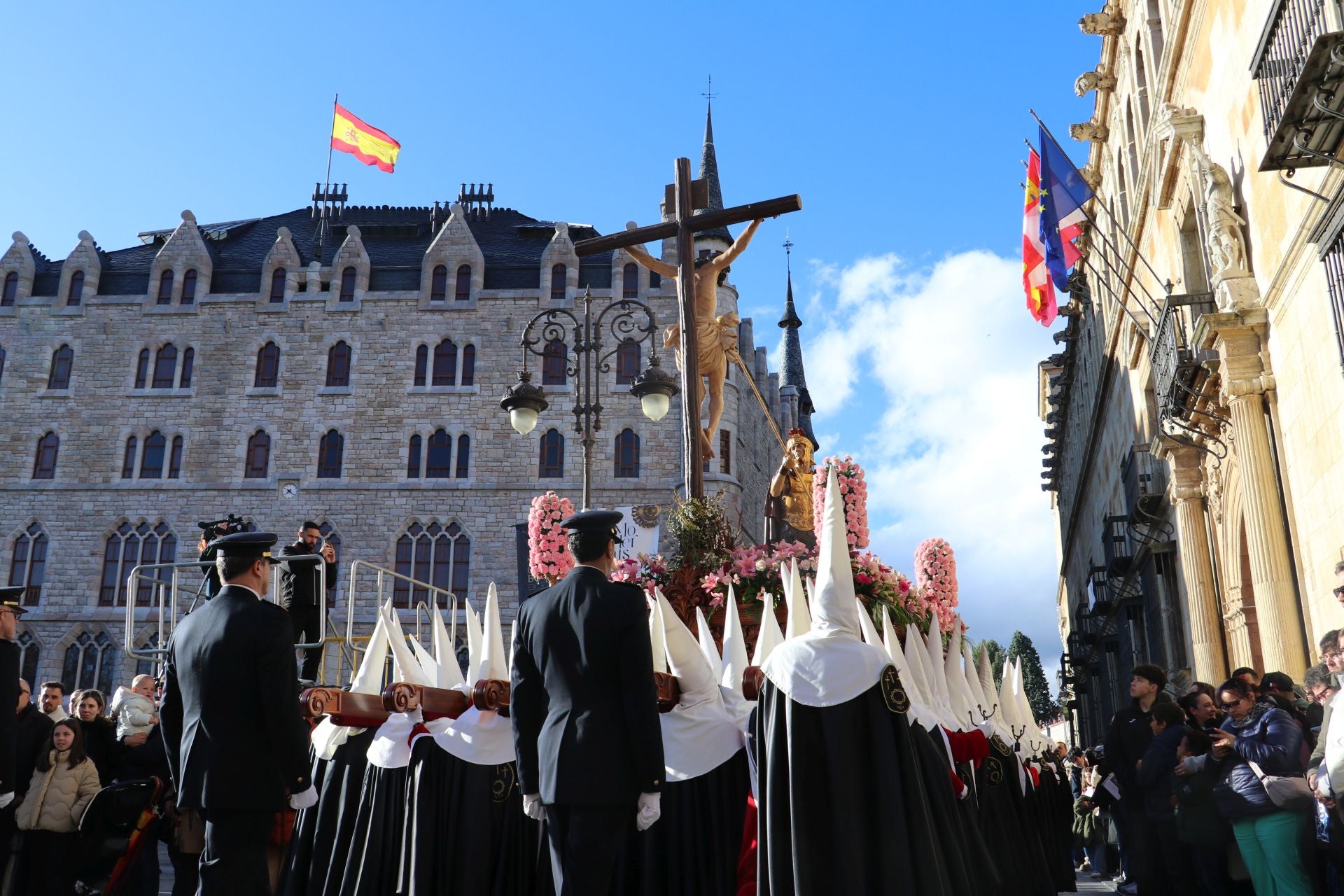 Las imágenes de la procesión de las Siete Palabras en León