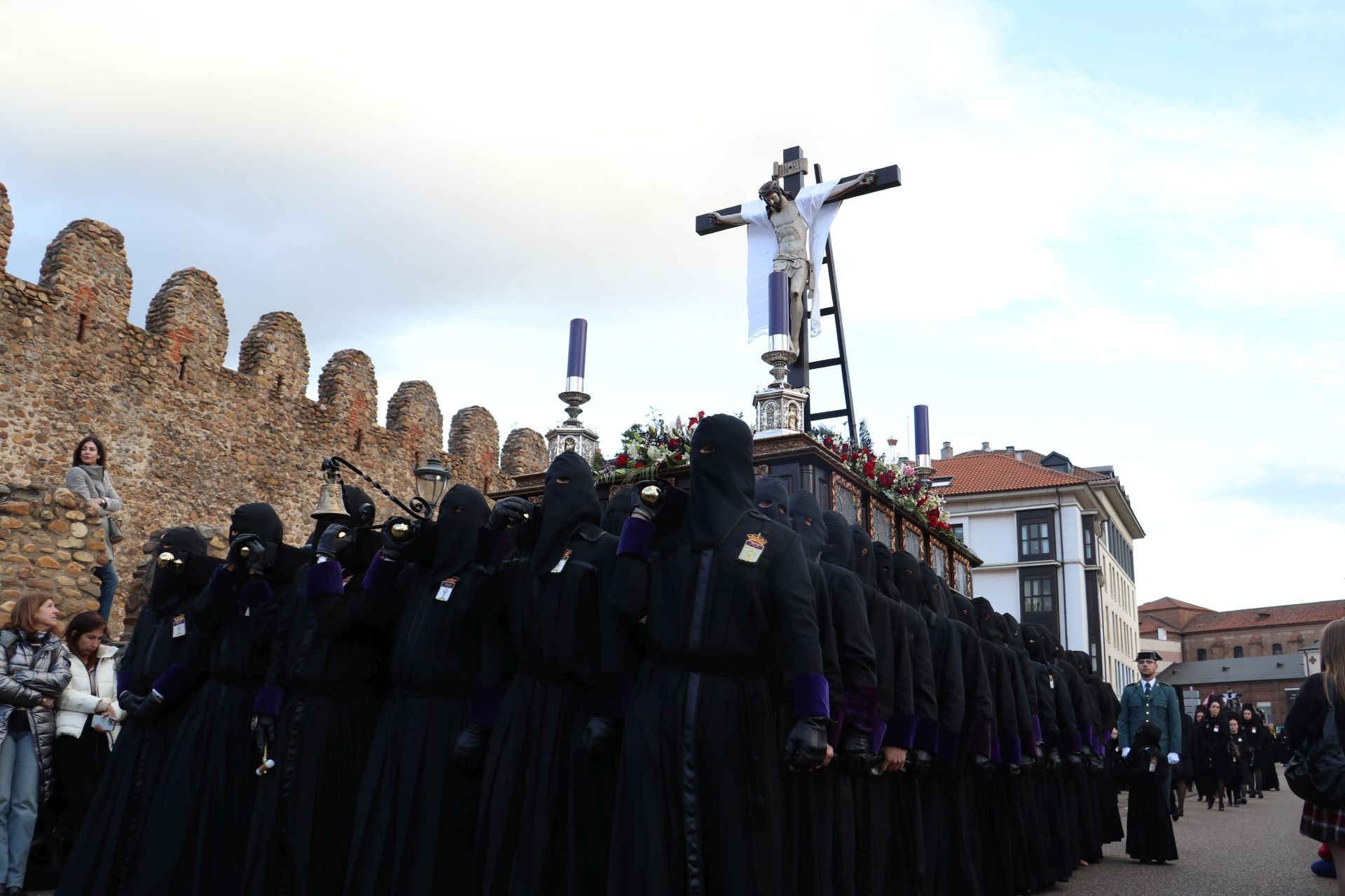 Las mejores imágenes de la procesión del Santo Entierro de Minerva