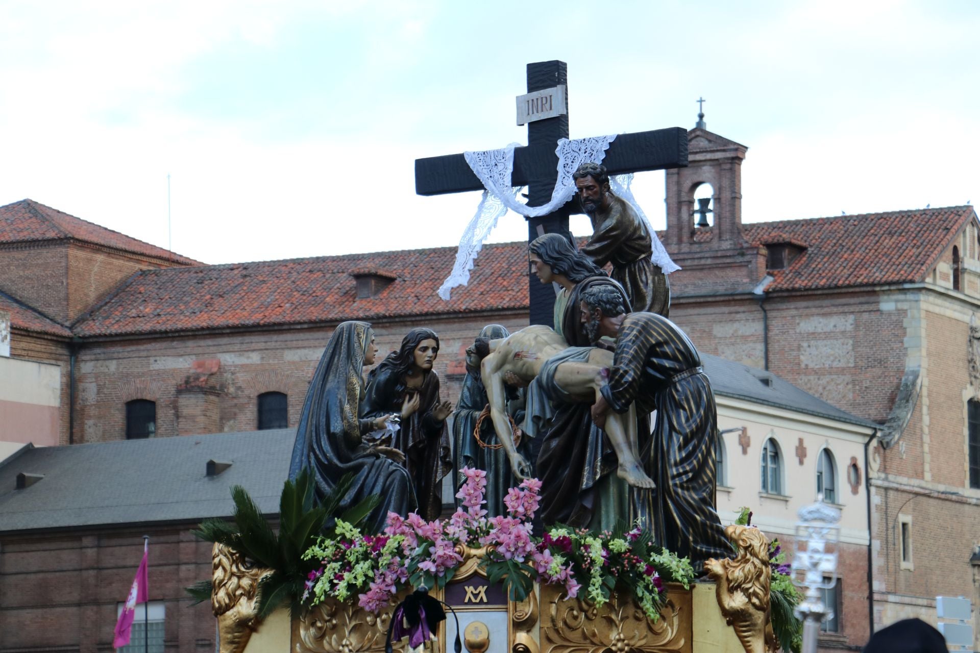 Las mejores imágenes de la procesión del Santo Entierro de Minerva