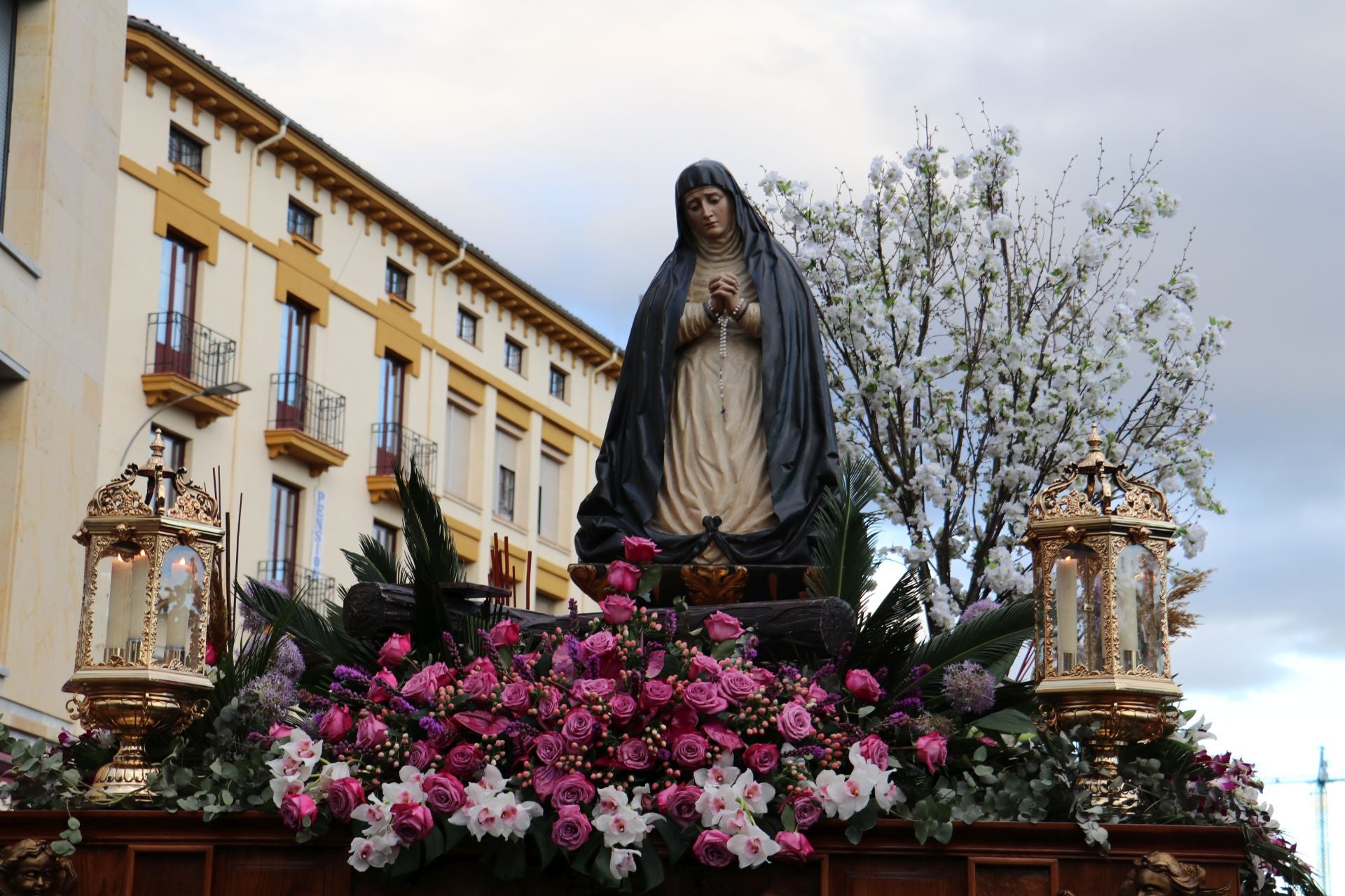 Las mejores imágenes de la procesión del Santo Entierro de Minerva