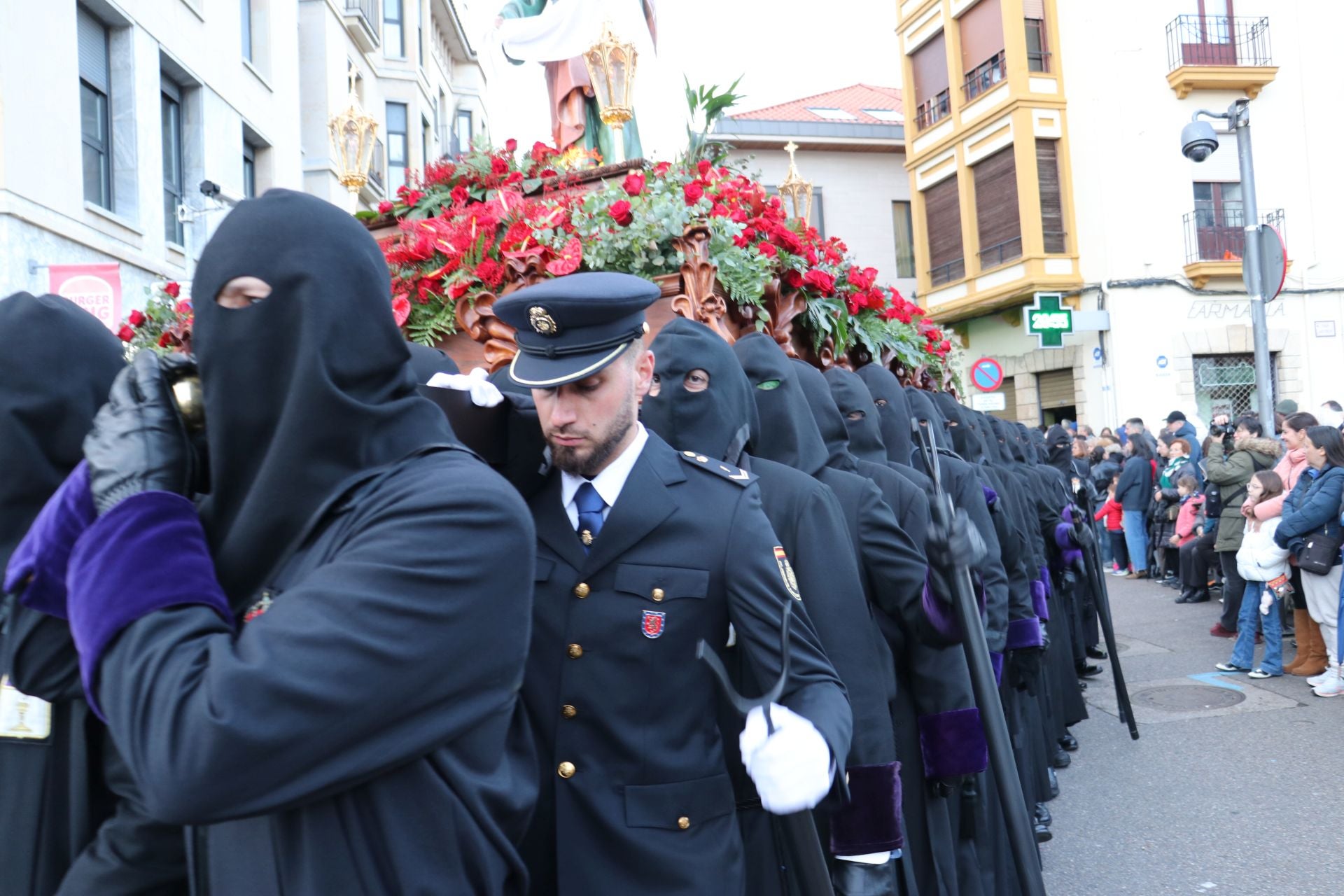Las mejores imágenes de la procesión del Santo Entierro de Minerva