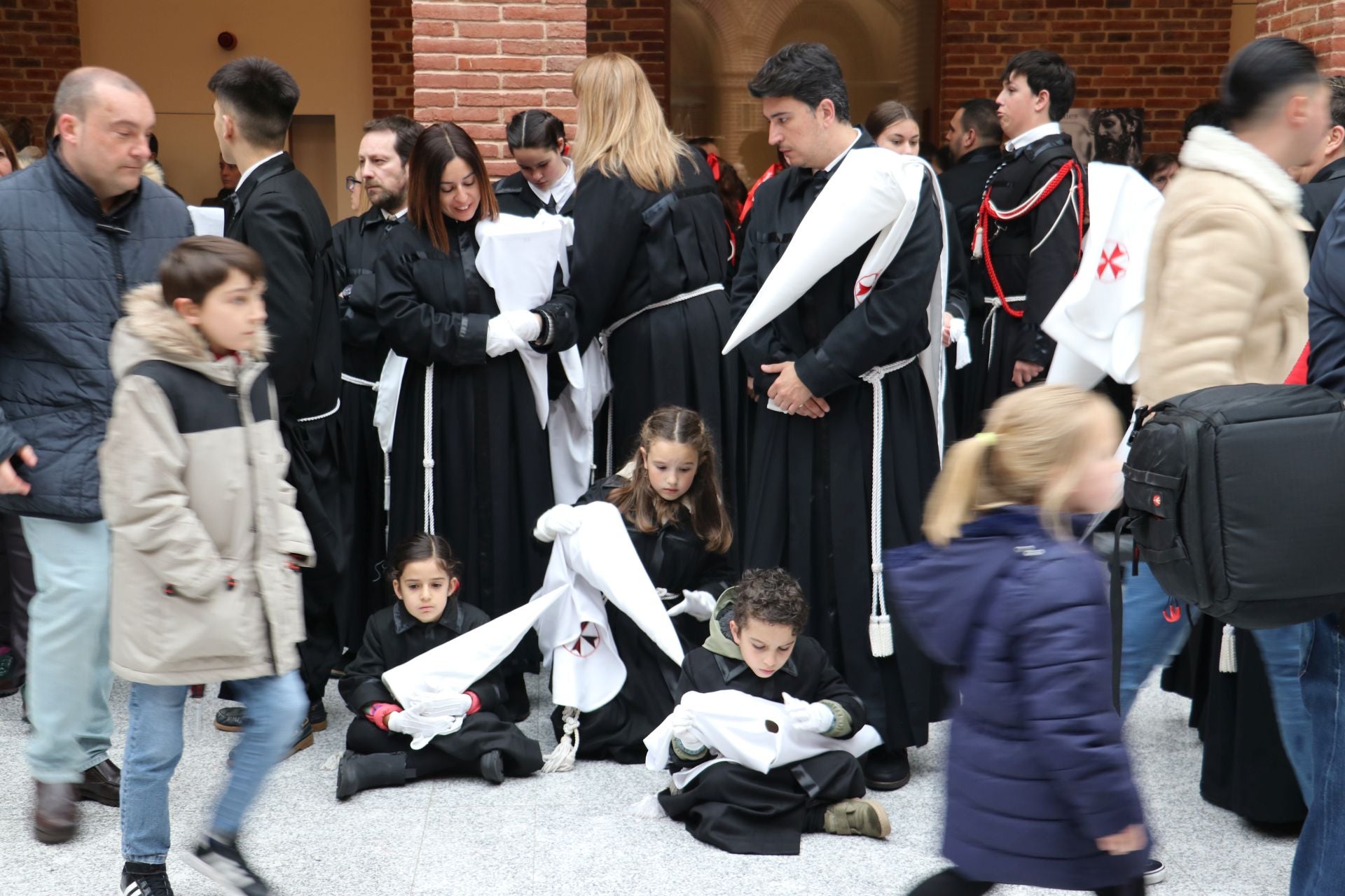 Las imágenes de la suspensión de la procesión Camino de la Luz