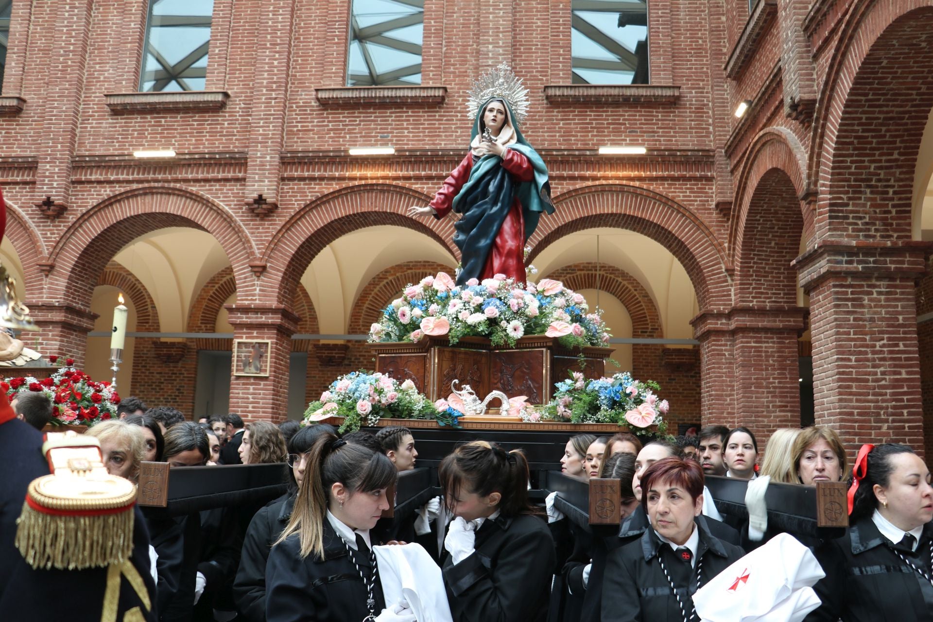 Las imágenes de la suspensión de la procesión Camino de la Luz