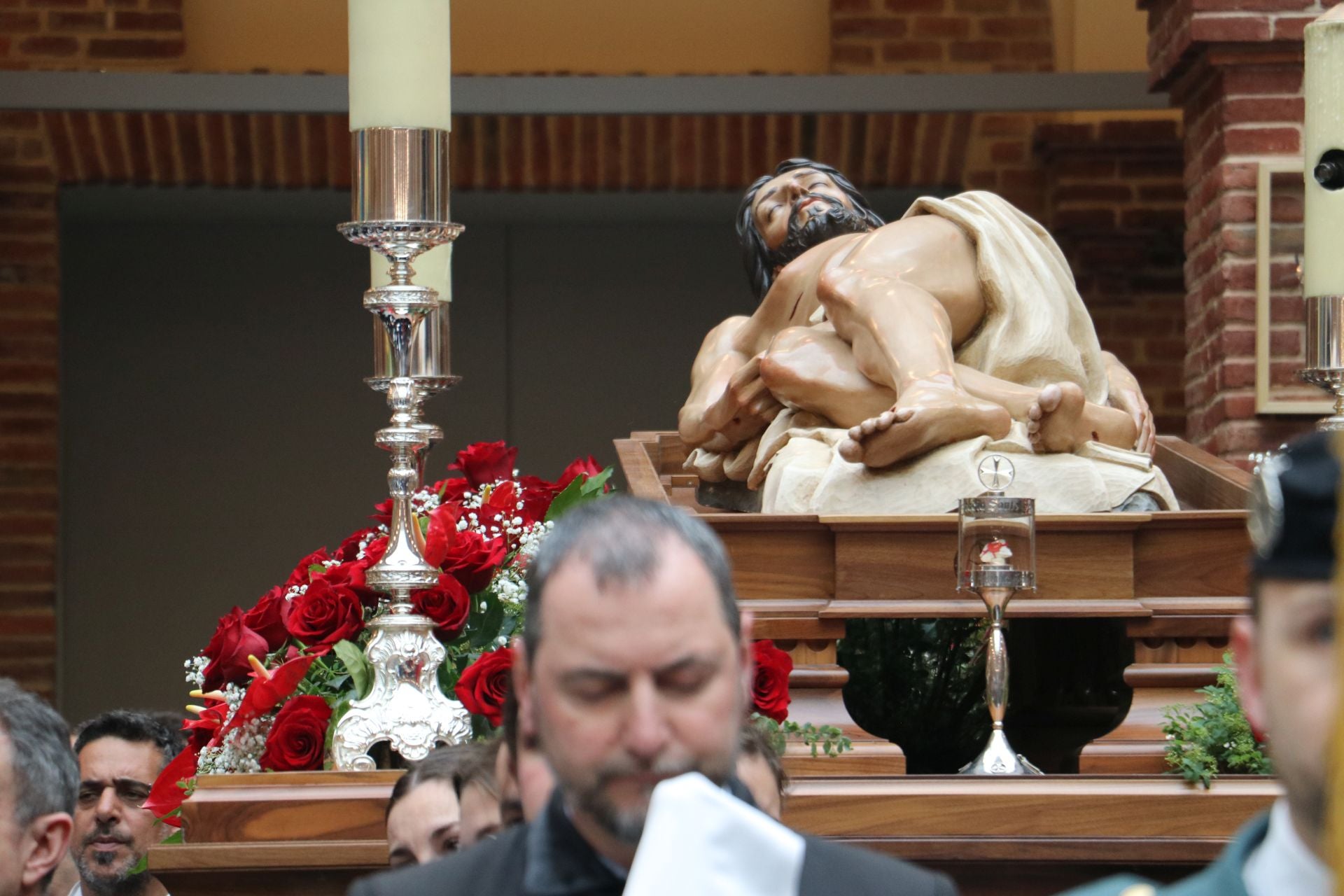 Las imágenes de la suspensión de la procesión Camino de la Luz