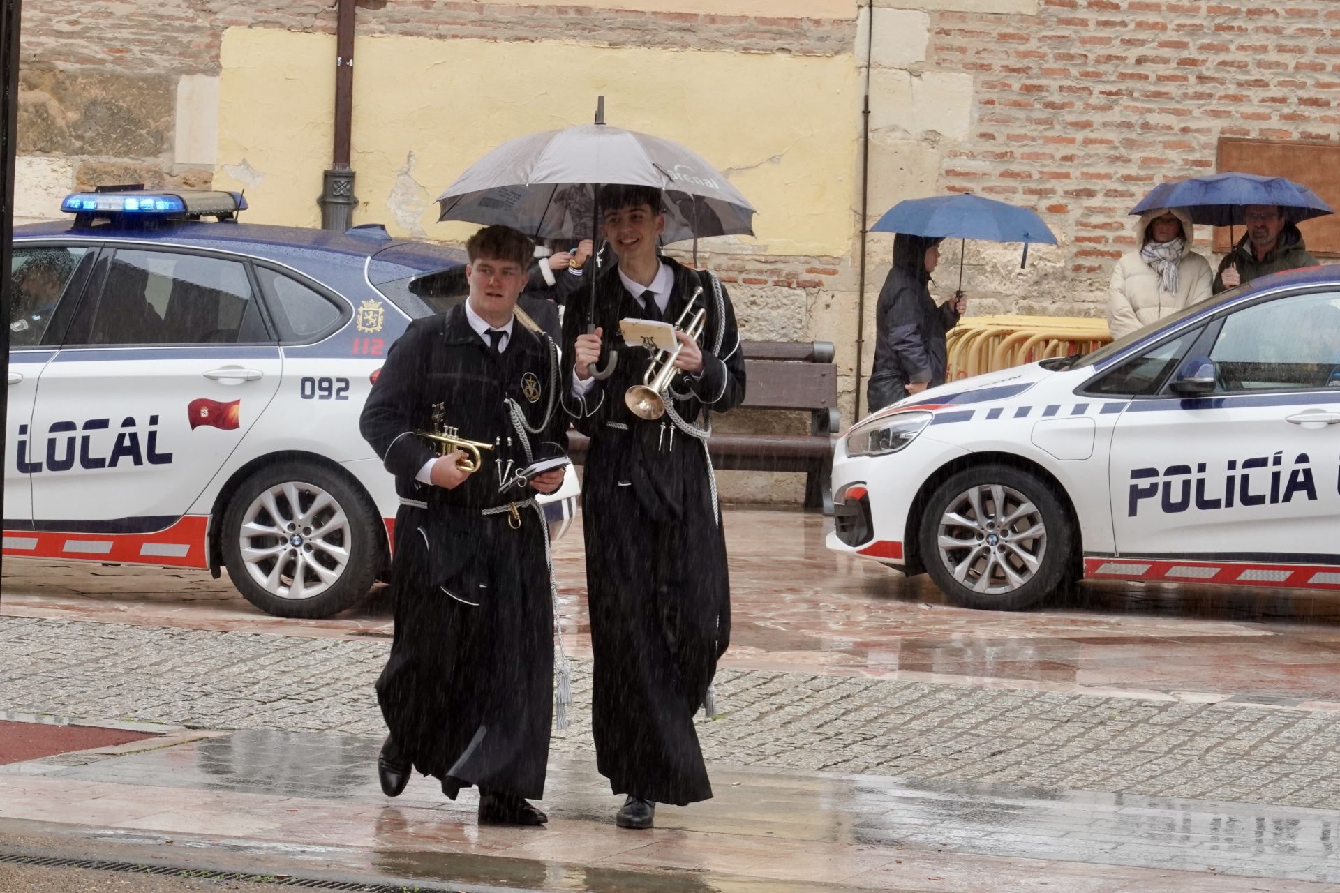 Acto del Desenclavo en León, bajo la mirada de Campillo