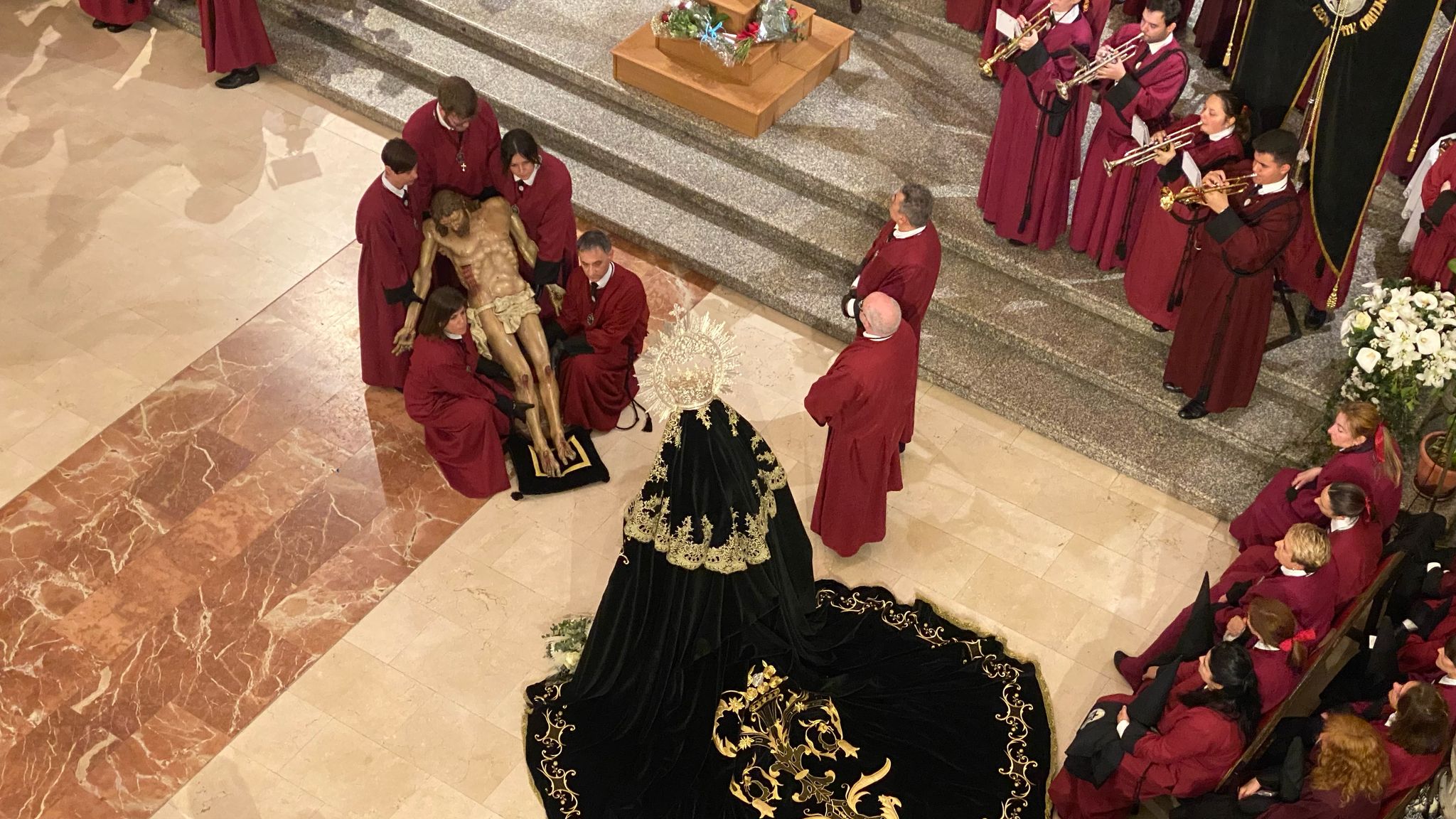 Las imágenes del acto del Desenclavo el Sábado Santo en León