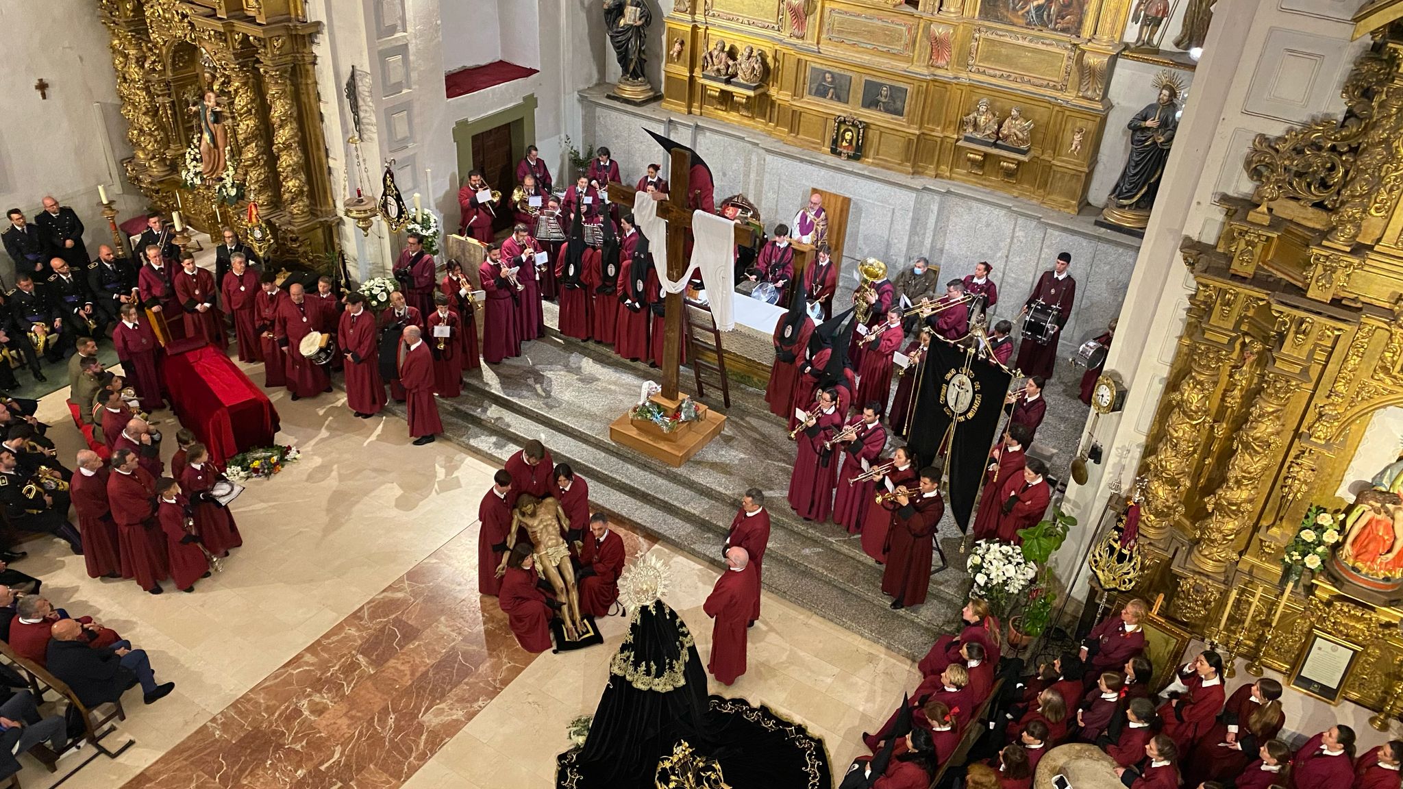 Las imágenes del acto del Desenclavo el Sábado Santo en León