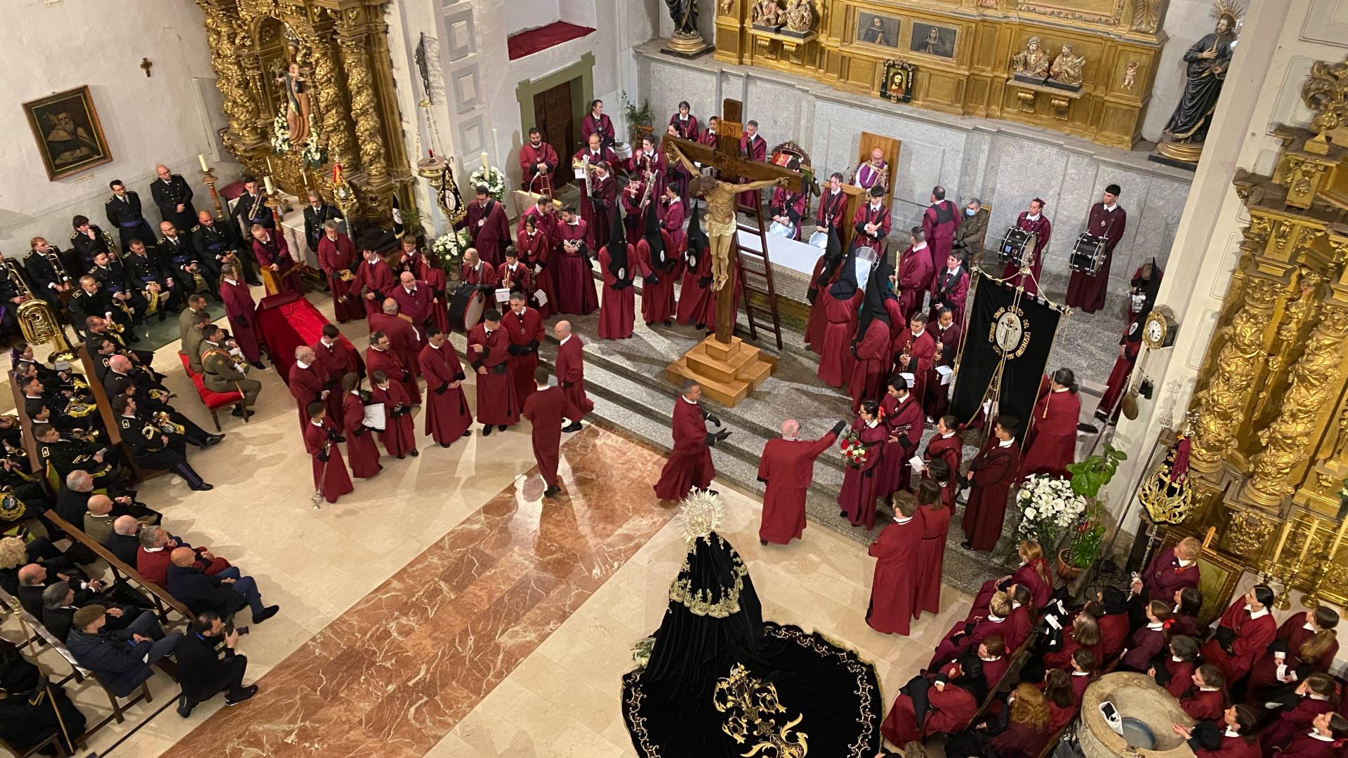 Las imágenes del acto del Desenclavo el Sábado Santo en León