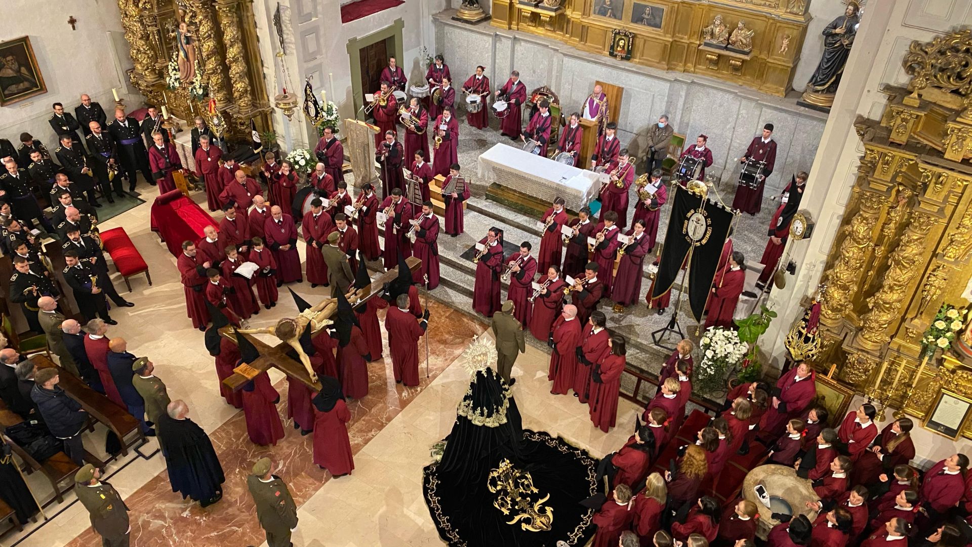 Las imágenes del acto del Desenclavo el Sábado Santo en León
