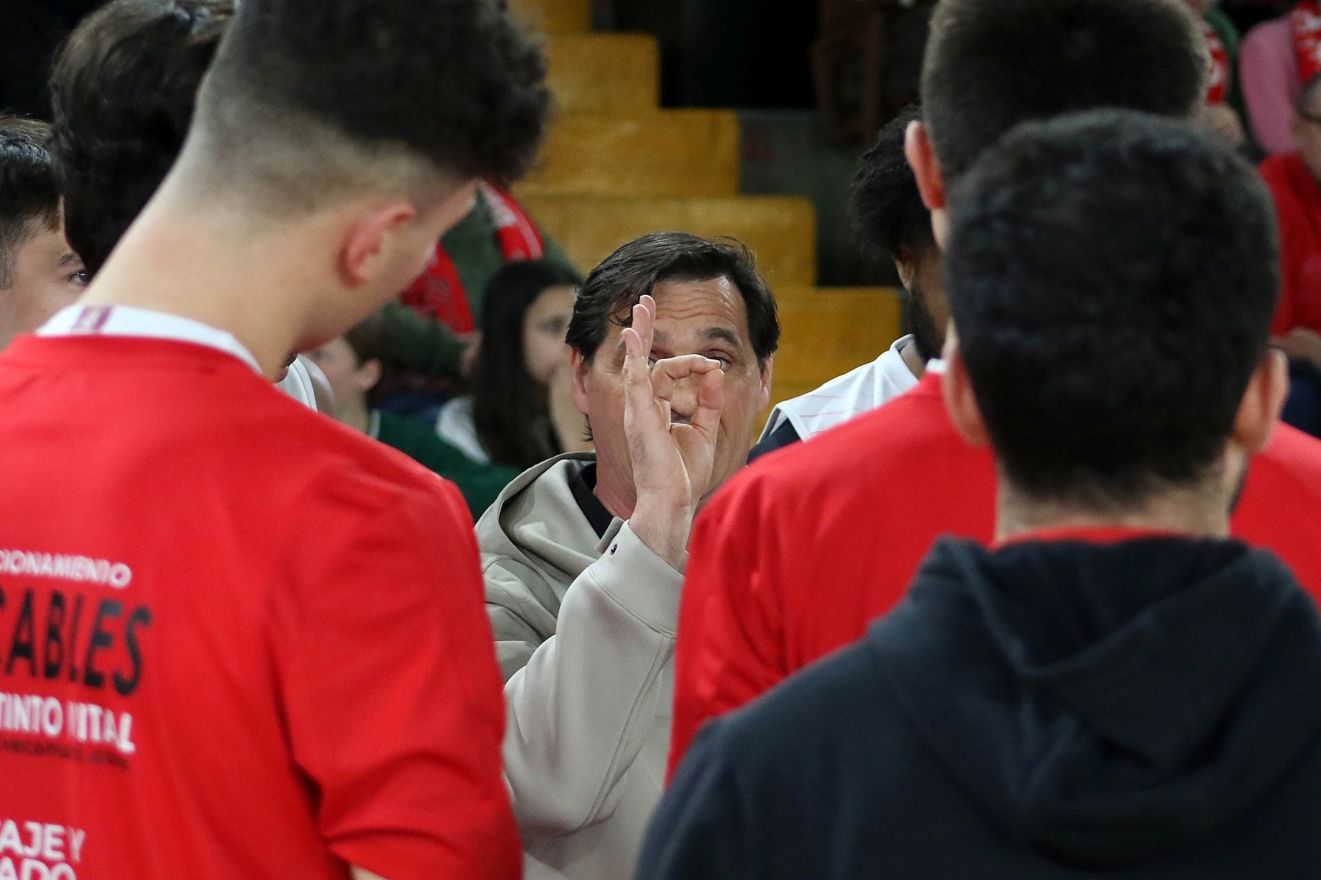Las mejores imágenes del partido de baloncesto entre la Cultural y la Ponferradina
