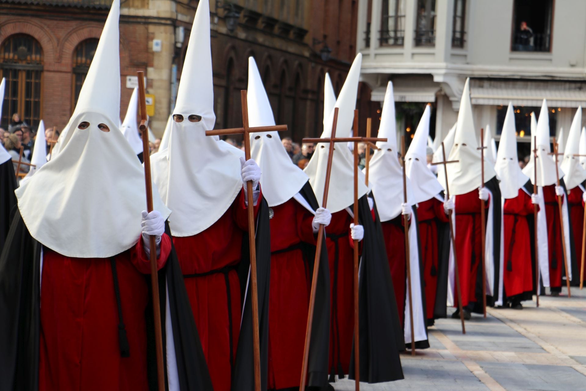 Las imágenes del acto de la Resurrección en León