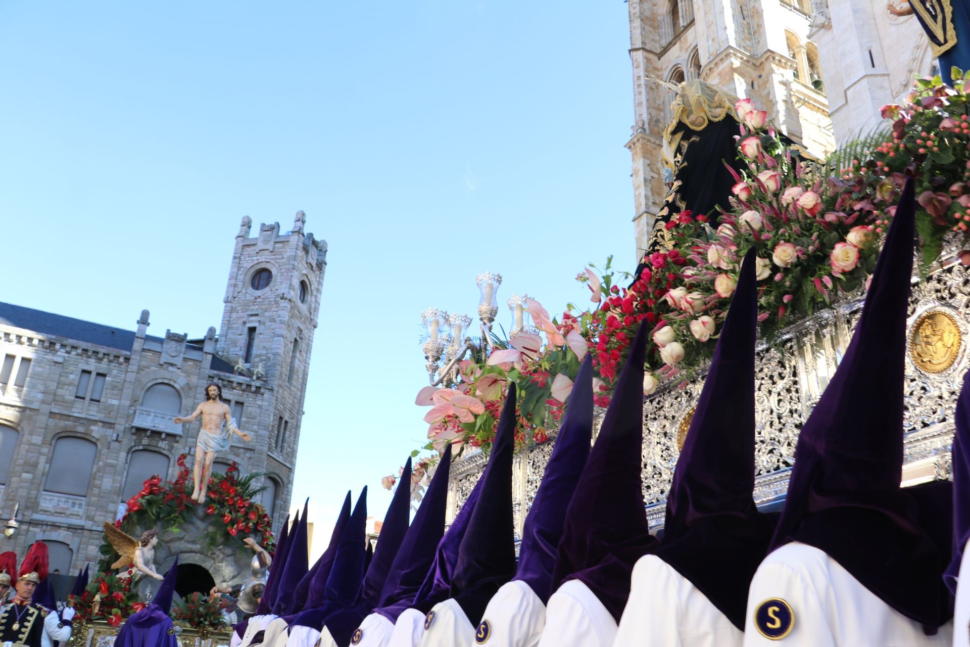Las imágenes del acto de la Resurrección en León