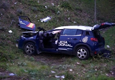 Dos policías heridos tras volcar con el coche y quedar atrapados en León