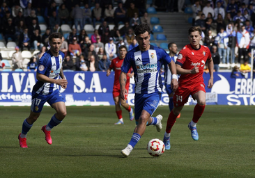 Pau Ferrer mete a la Deportiva de lleno en la pelea