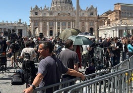 Grupo de fieles leoneses que están en Roma.