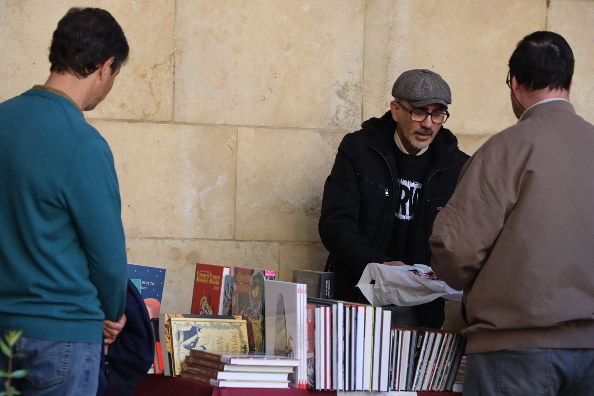 León celebra el Día del Libro