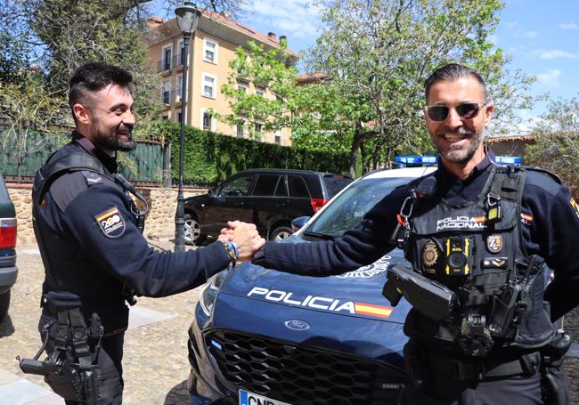 David Martínez y Álvaro Ocejo, los dos policías que dieron con los tres sospechosos.